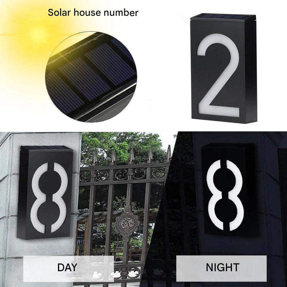 Belyst husnummer med solenergi - SolarSign