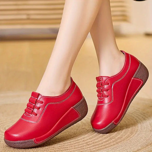 Rote Damen-Ledersneaker mit Keilabsatz, bequem, modisch, rutschfest, Freizeitschuh.