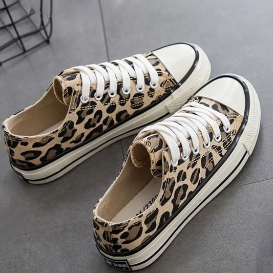 Stiliga leopardsneakers för damer – Savannah