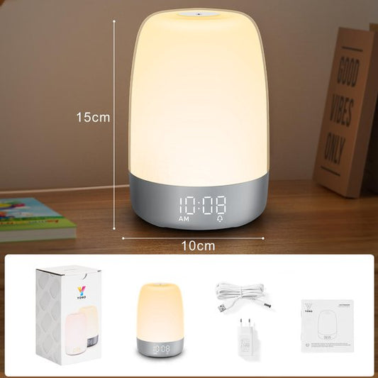 LED-Nachttischlampe mit Wecker, dimmbar, warmweiß, USB-Ladekabel, modernes Design.