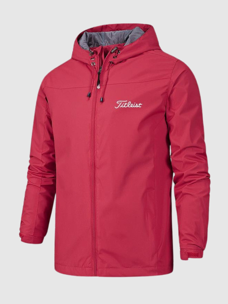 Rote Titleist Herrenjacke mit Kapuze, wasserabweisend, ideal für Outdoor-Aktivitäten.