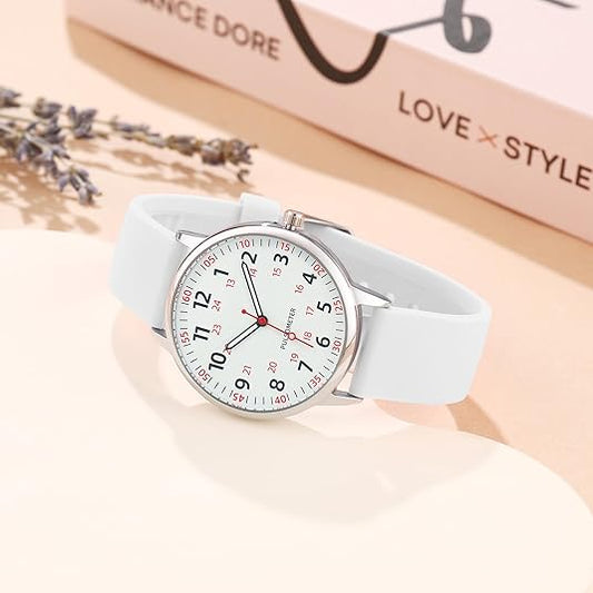 Weiße Armbanduhr mit rundem Zifferblatt, schwarzer und roter Beschriftung, elegantes Design.