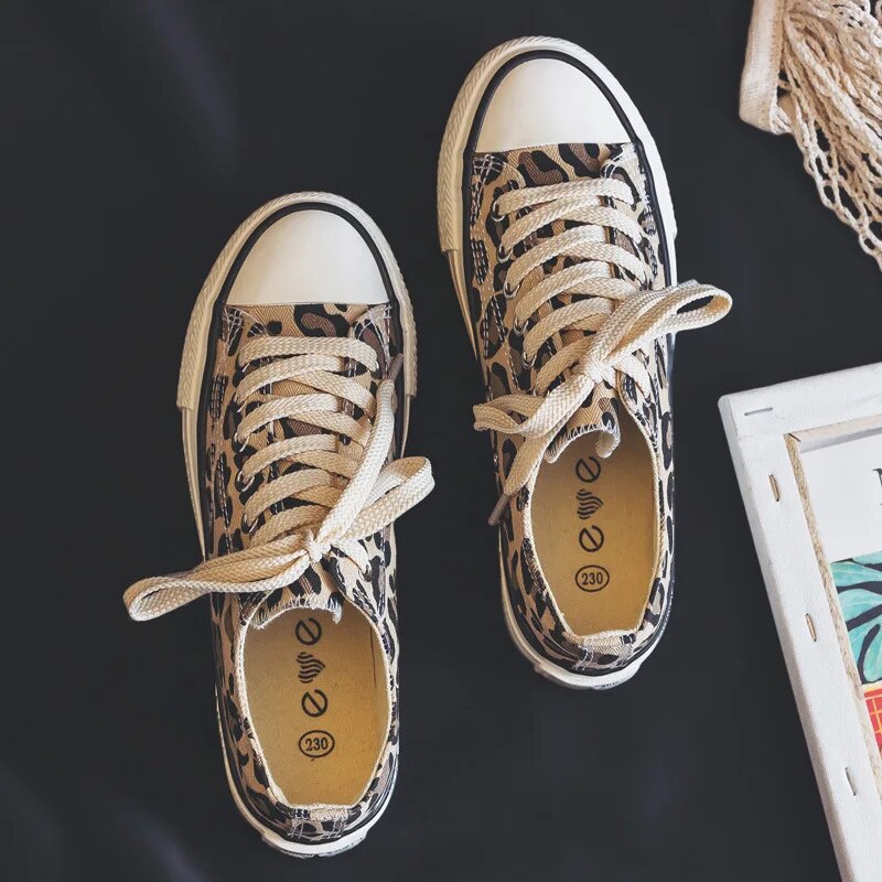 Stiliga leopardsneakers för damer – Savannah