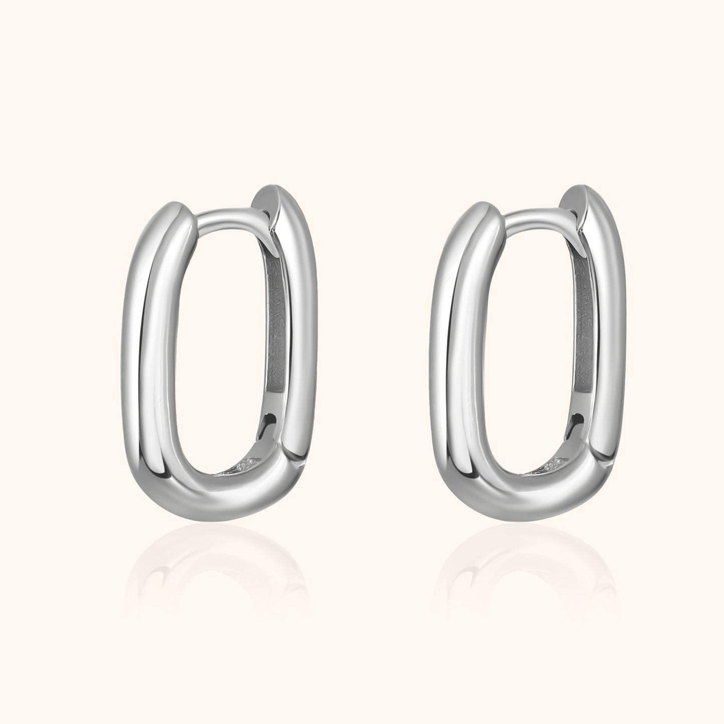 Silberne Creolen Ohrringe, oval, poliert, modisch, Schmuck für Damen.