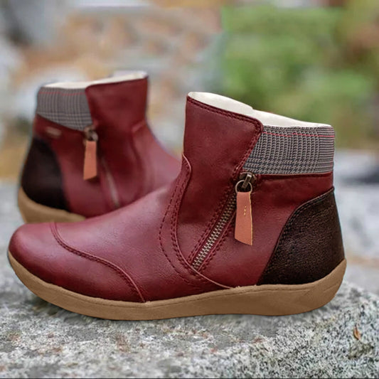 Rote Damenstiefeletten mit Reißverschluss, Lederoptik, bequeme Sohle, modisch.