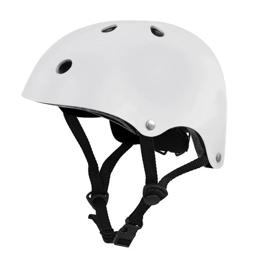 Weißer Fahrradhelm mit Belüftungslöchern, verstellbarem Kinnriemen, Sicherheitsschutz.