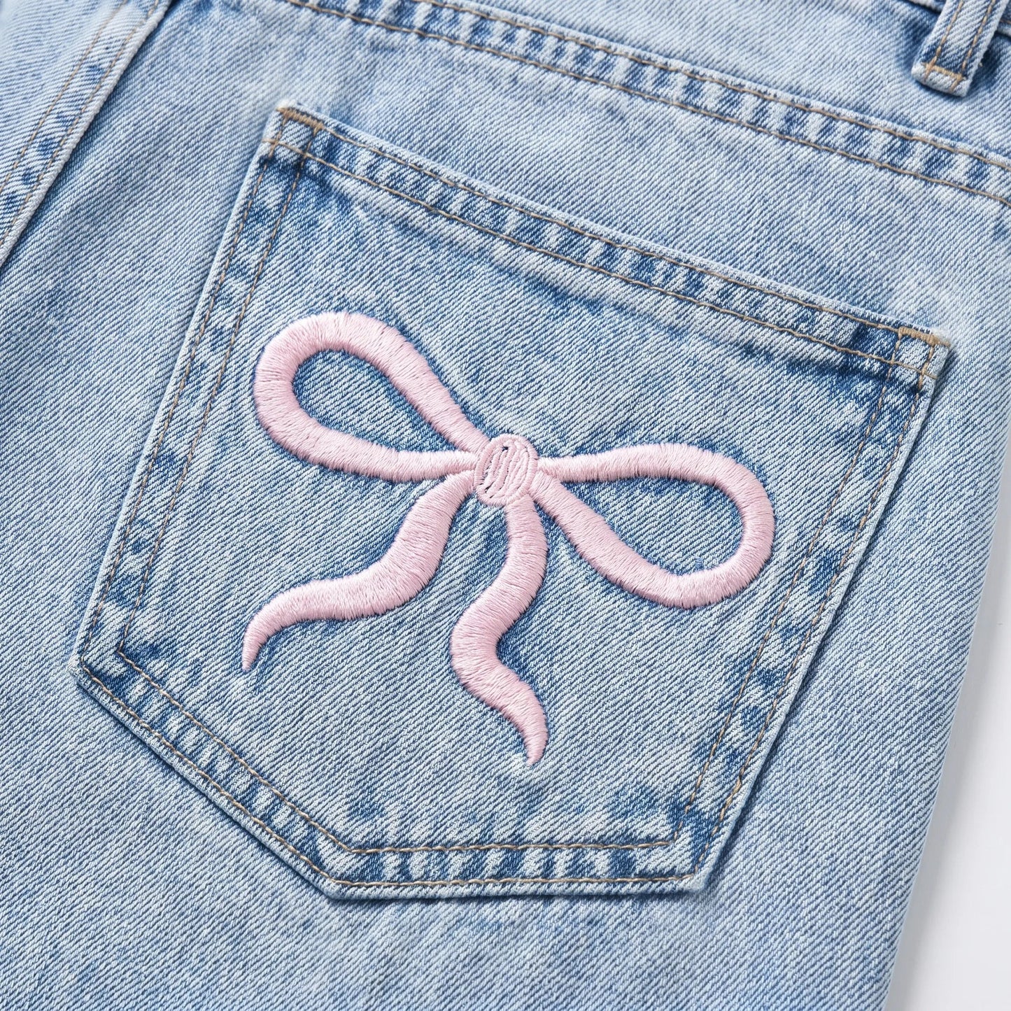 High-Waisted Wide-Leg Jeans - Lola