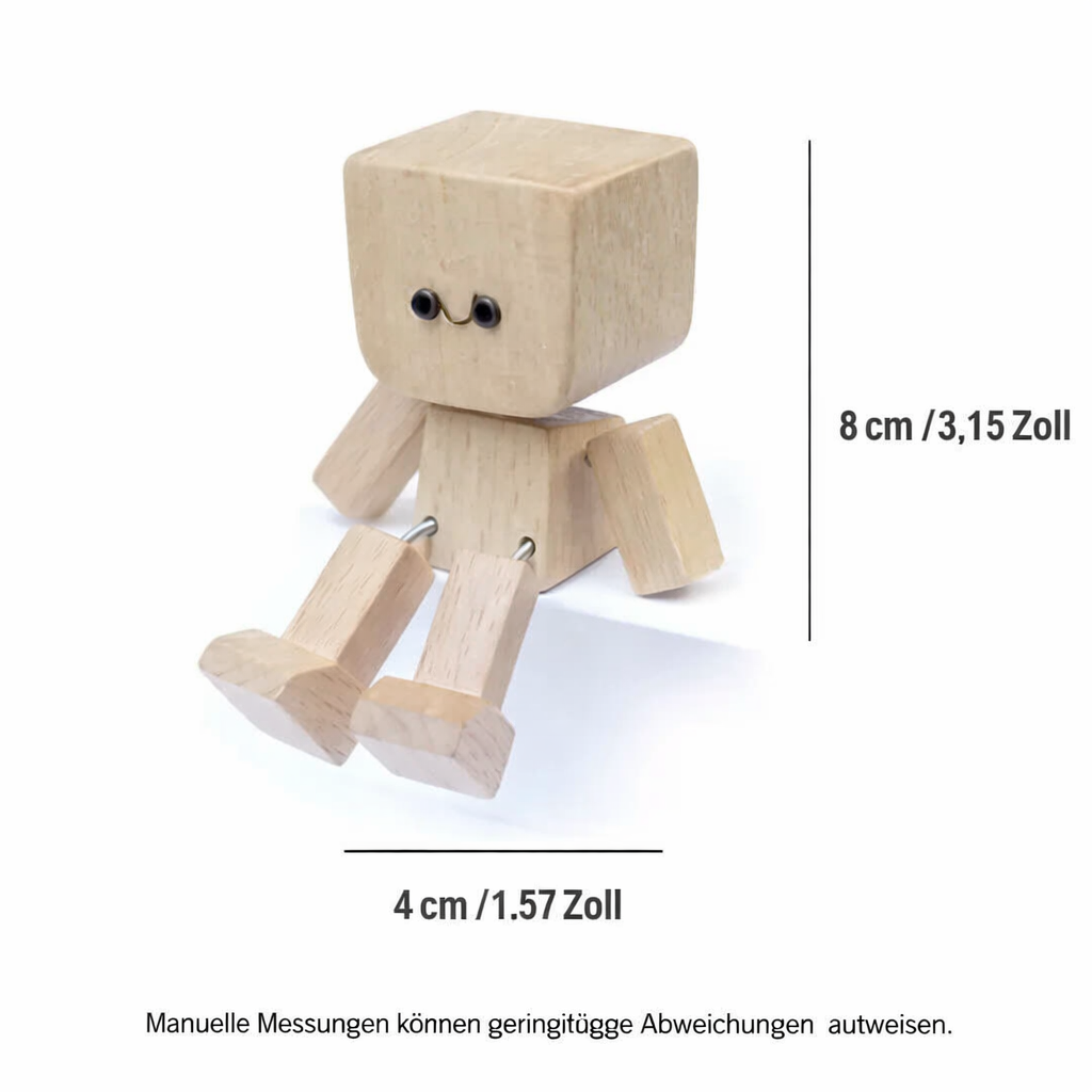 Träfigur mot vit bakgrund med måttlinjer som visar höjden åtta centimeter och bredden fyra centimeter. 8