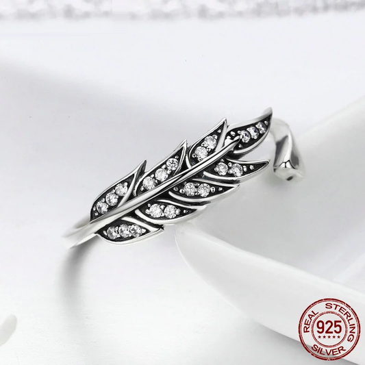 Silberner Feder-Ring mit Zirkonia, 925 Sterling Silber, elegantes Schmuckdesign.