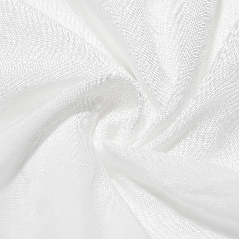 Stilren broderad camisole-maxiklänning i vitt – Alina
