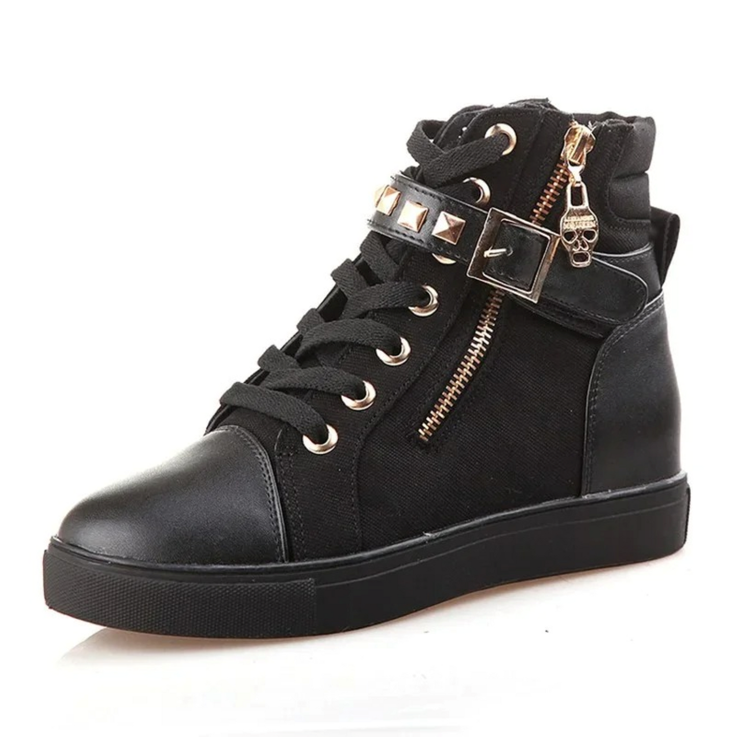 Schwarze Damen-Sneaker, hohe Form, Leder, Reißverschluss, Nieten, modisch, sportlich.