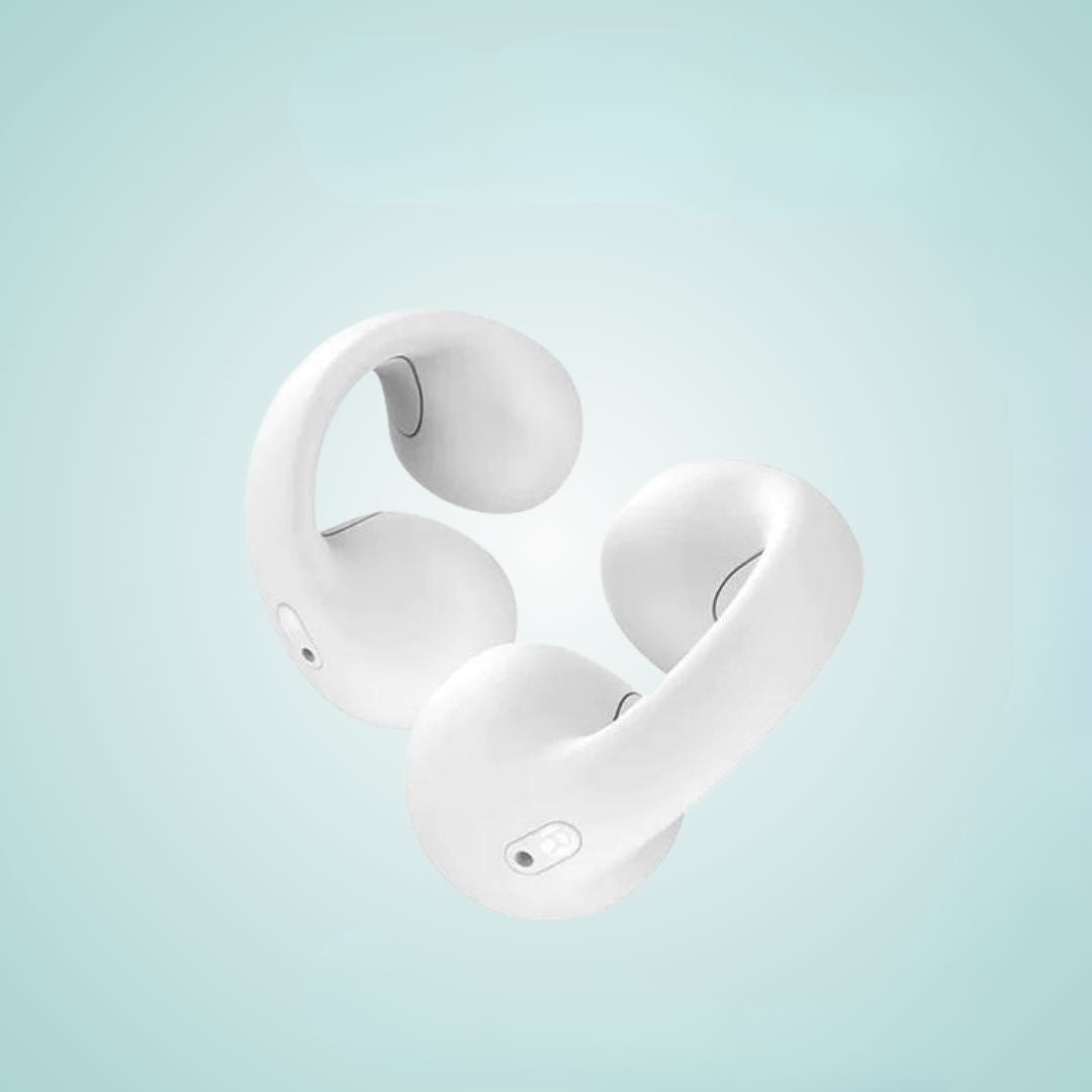 Weiße kabellose Ohrhörer FlexPods, ergonomisches Design, auf hellblauem Hintergrund.