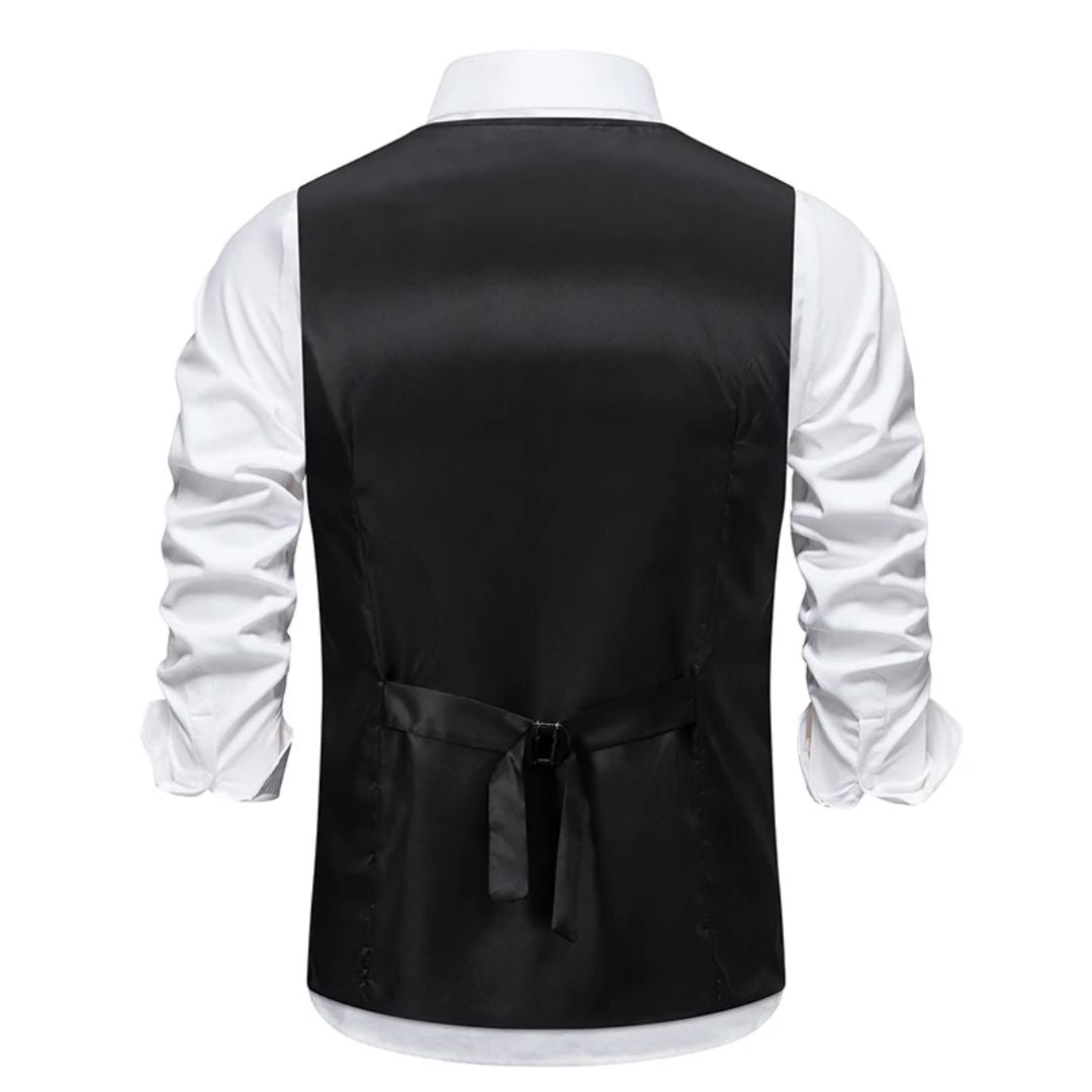 Schwarze Herrenweste mit weißem Hemd, elegantes Design, verstellbarer Rückenriemen.