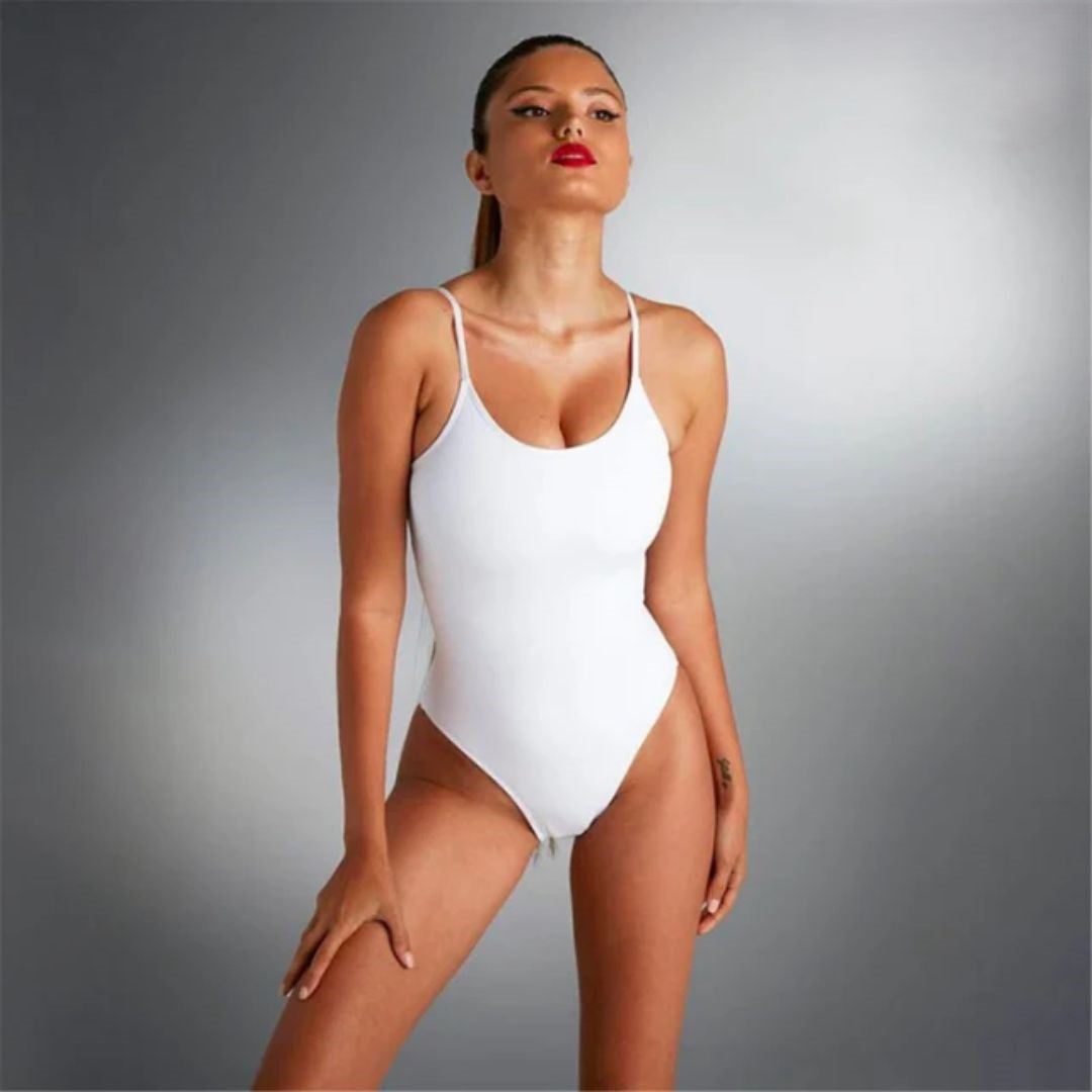 Weiße Damen-Badeanzug, einteilig, Spaghettiträger, elegantes Design, Strandmode.