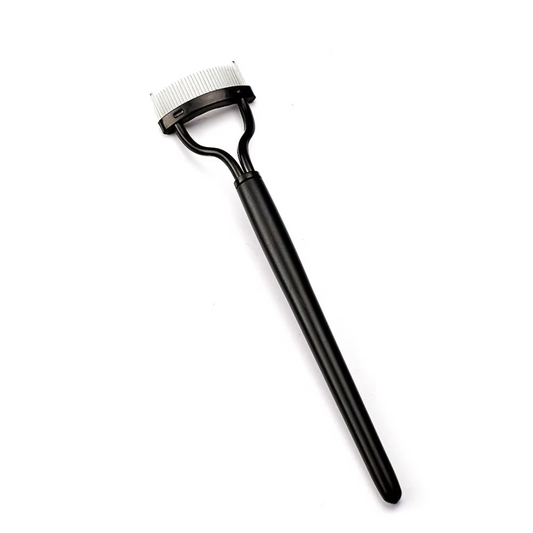 Schwarzer Tierhaarentferner mit langem Griff, ideal für Haustierpflege und Fellpflege.