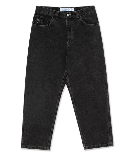 Schwarze Baggy-Jeans, lockere Passform, urbaner Skate-Stil, Herrenmode, Denim-Hose.