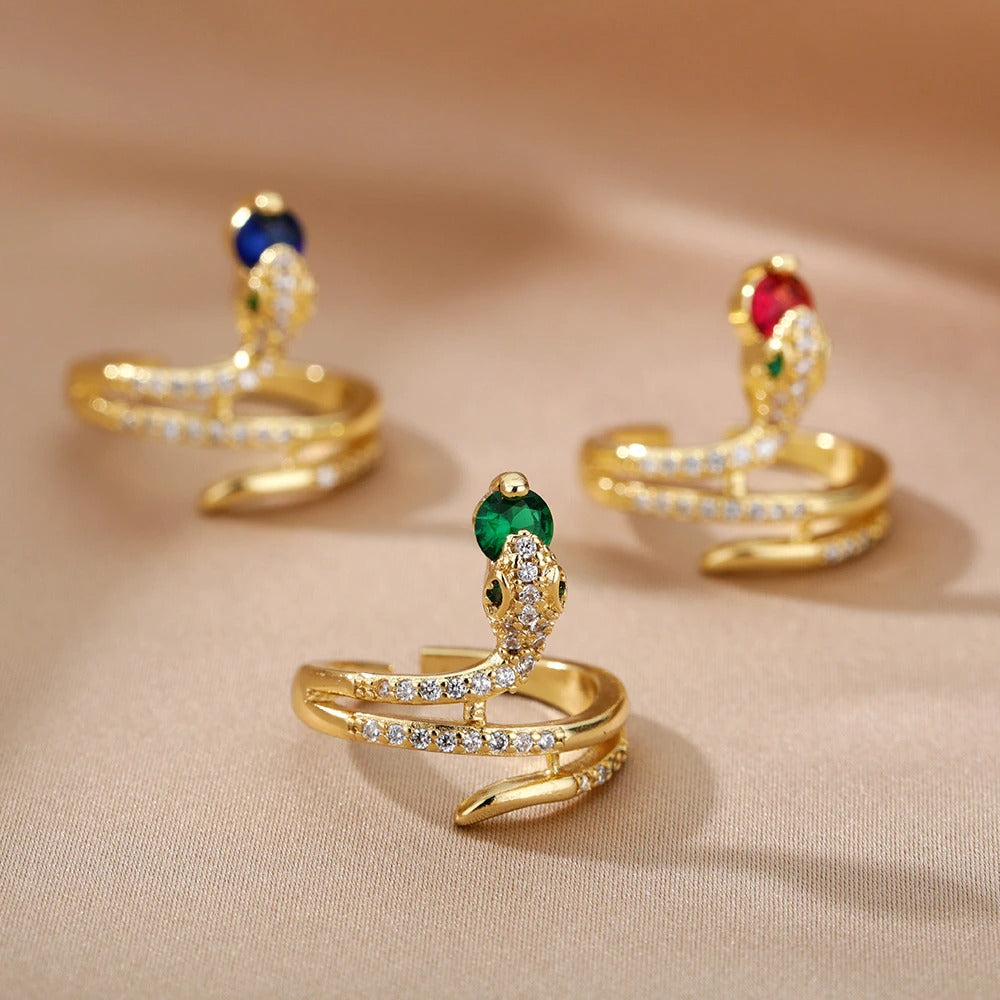Goldene Schlangenringe mit Zirkonia und farbigen Steinen für Damen, eleganter Schmuck.