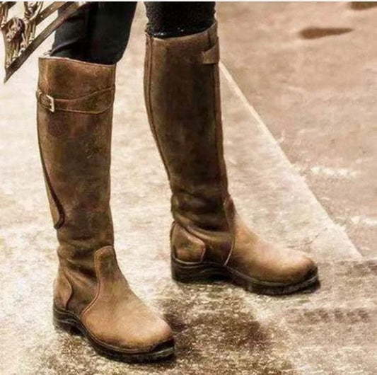 Braune Lederstiefel für Damen, kniehoch, modisch, robust, ideal für Herbst und Winter.