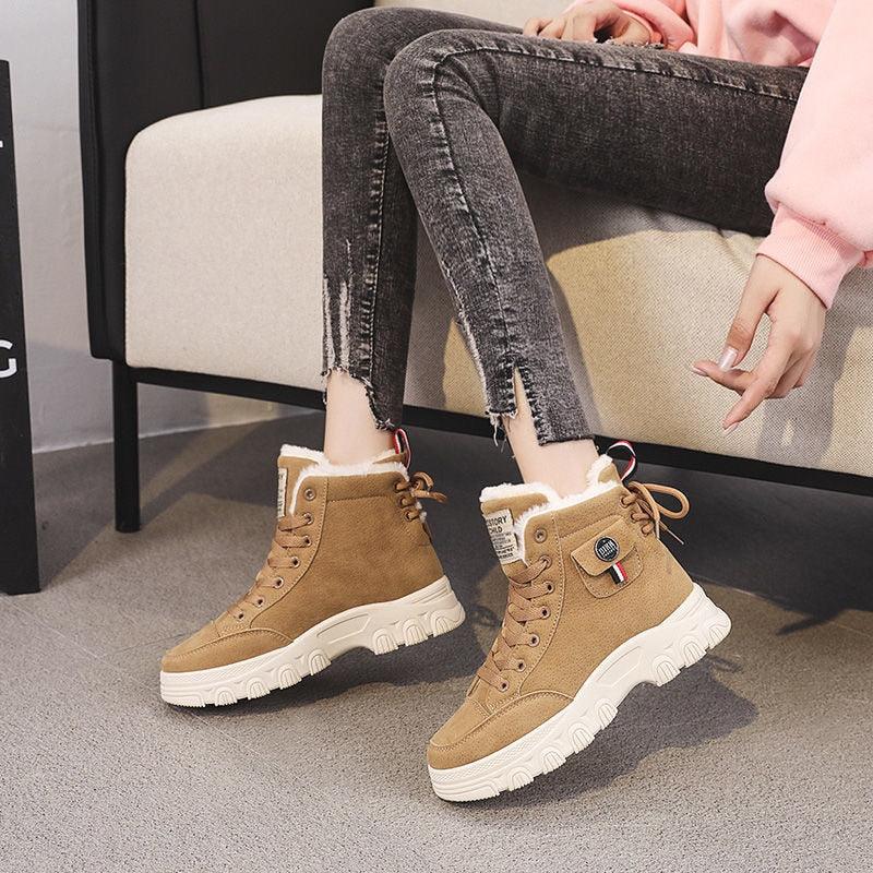 Damen-Winterstiefel, beige, Wildleder, gefüttert, rutschfeste Sohle, modisch, bequem.