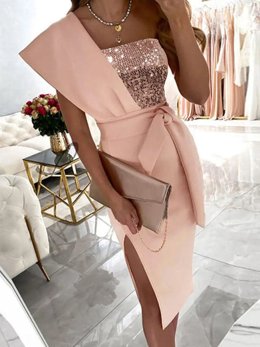 Damen Cocktailkleid rosa, Paillettenoberteil, asymmetrisch, elegantes Design, Abendmode.