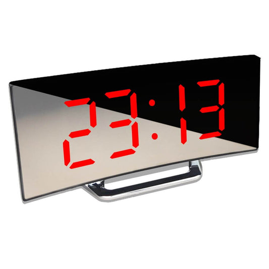 Gebogene digitale LED-Uhr mit roter Anzeige, modernes Design, Tischuhr, 23:13 Uhr.