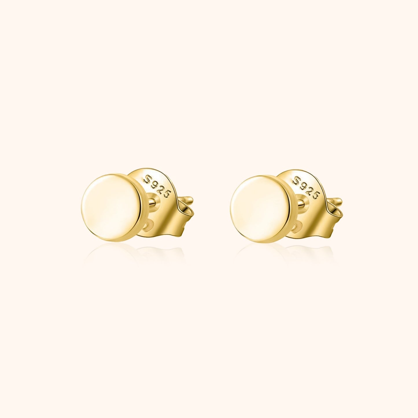 Goldene Ohrstecker aus 925er Silber, runde Form, minimalistisches Design, Schmuck für Damen.