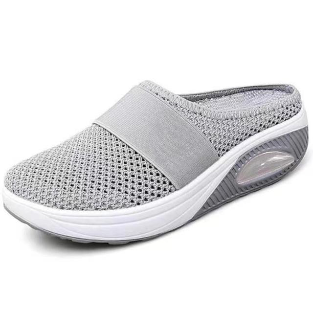 Graue Damen-Wedge-Sandale, orthopädisch, offen, rutschfest, Leder, Vintage-Stil.