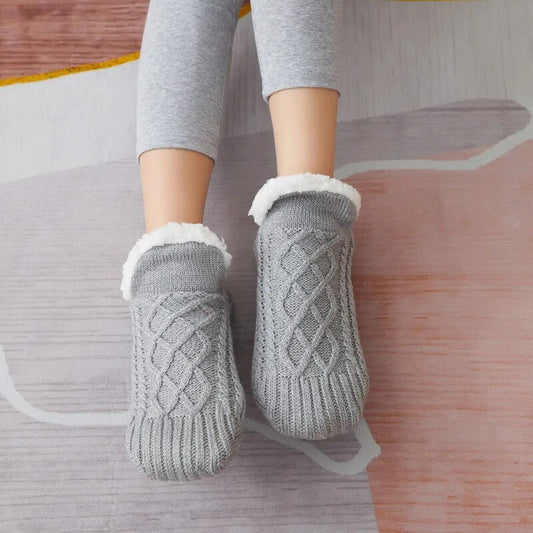Graue gestrickte Hausschuhe mit Fleecefutter, gemütlich, warm, rutschfest, Damenmode.