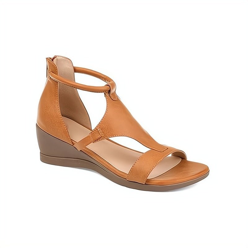 Brauner Damenkeilsandale aus Leder, offenes Design, bequem, modisch, ideal für Sommer.