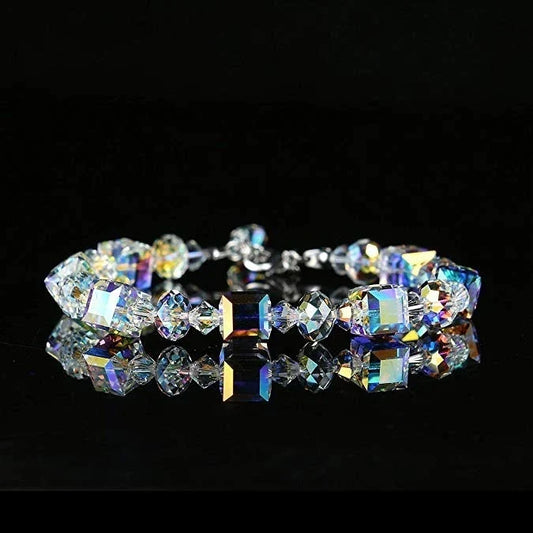 Kristallarmband, facettiert, schillernd, Damen-Schmuck, elegant, modisch, Geschenkidee.