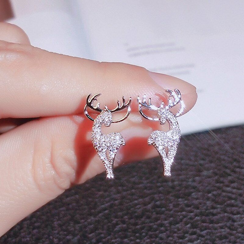 Silberne Hirsch-Ohrringe mit Strass, eleganter Schmuck, modisches Accessoire für Damen.