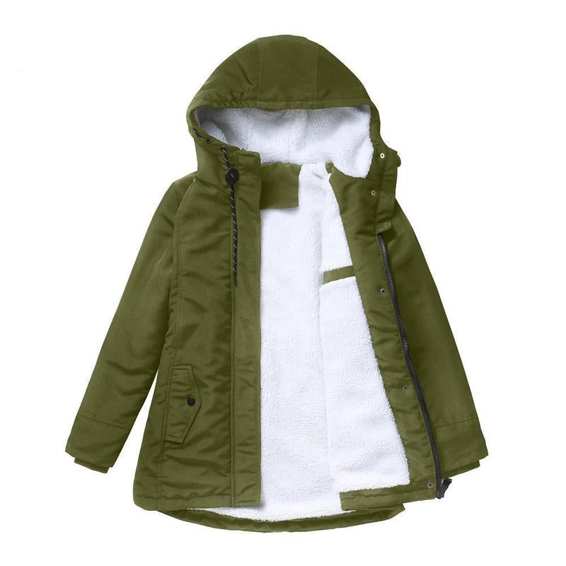 Olivgrön parkas liggande med öppen framkant som visar det vita fleecefodret och huvan 6