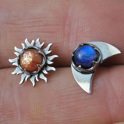 Silberne Sonnen- und Mond-Ohrringe mit Edelsteinen, handgefertigter Schmuck, Boho-Stil.