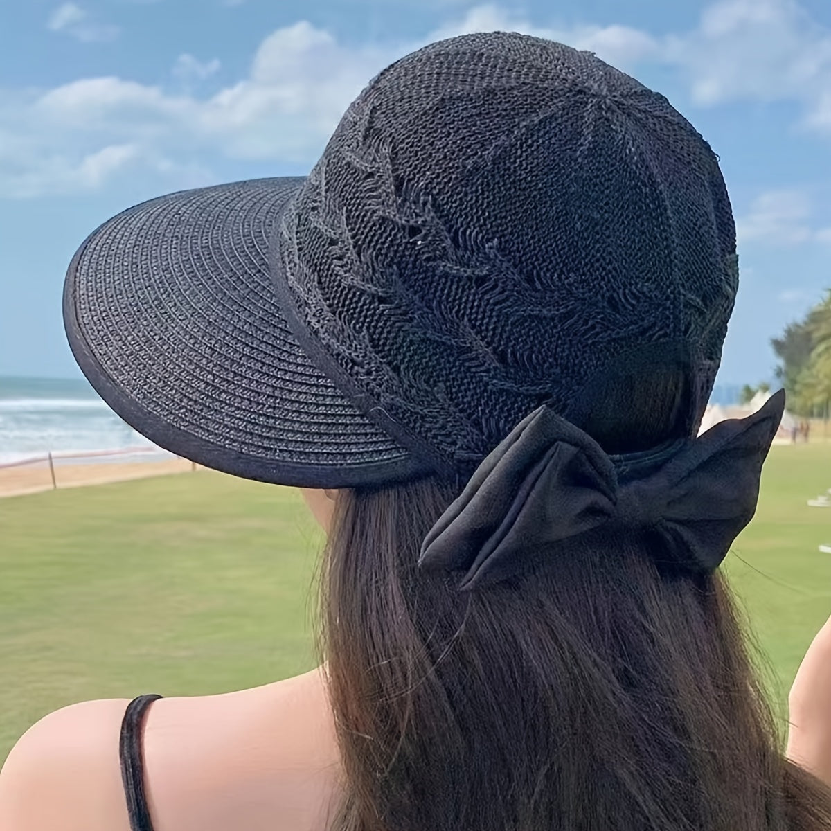 Flätad sommarhatt med sladdetalj – Norah