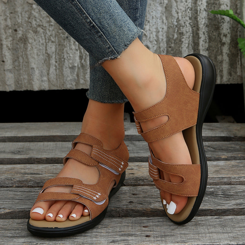 Avslappnade dam sandaler med kardborreband – Nina