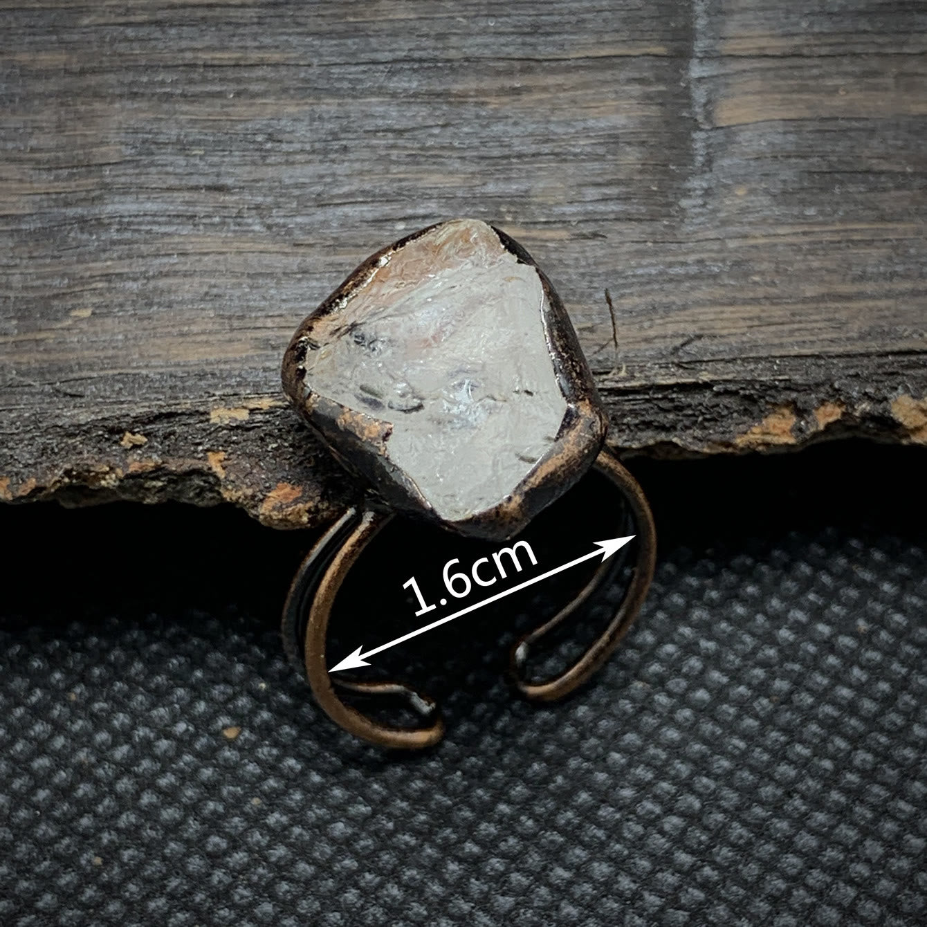Rohstein-Ring aus Kupfer, verstellbar, 1,6 cm, handgefertigter Schmuck, rustikaler Stil.
