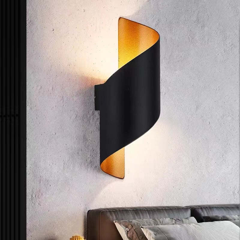 Moderne schwarze Wandleuchte, spiralförmig, LED, Wohnzimmer, energiesparend, stilvoll.