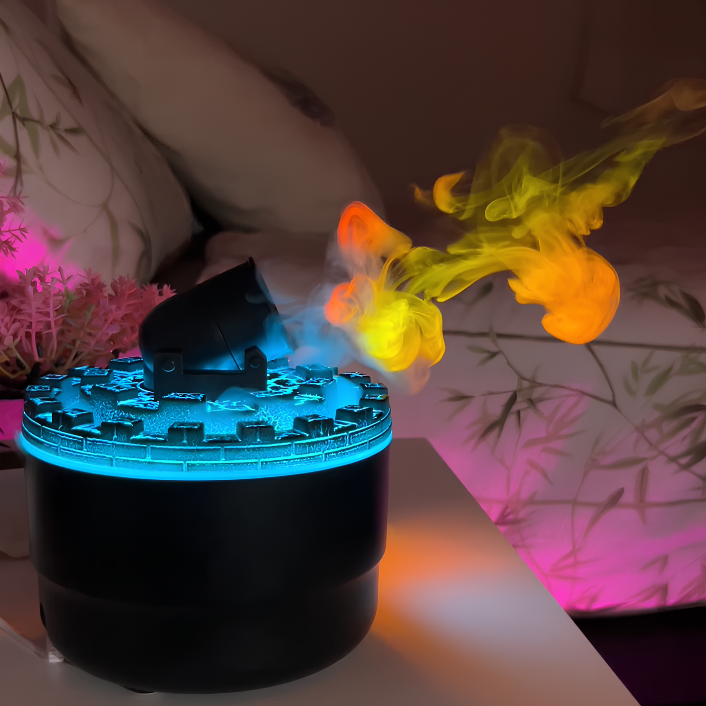 Schwarzer Aromadiffusor mit LED-Licht und farbigem Dampf, ideal für Raumduft und Entspannung.