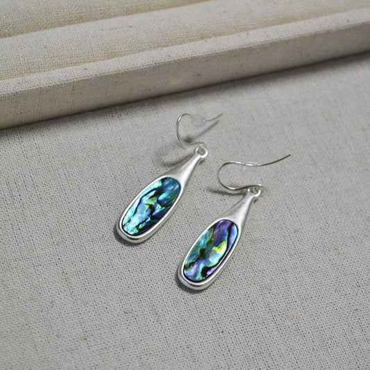 Silberne Ohrringe mit Abalone-Perlmutt, eleganter Schmuck, handgefertigt, modisch.