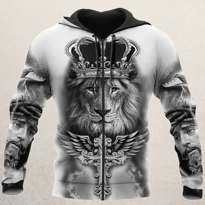 Weißer Hoodie mit Löwenmotiv, Krone und Flügeln, Herrenmode, Streetwear, Baumwolle.