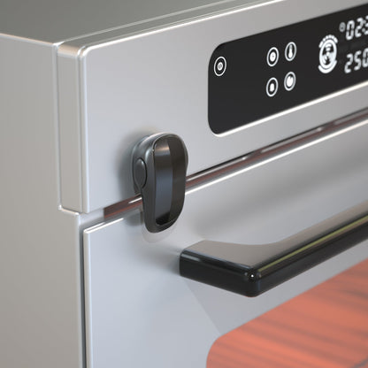 Silberner moderner Backofen mit digitalem Display und schwarzem Griff, Küchengerät.