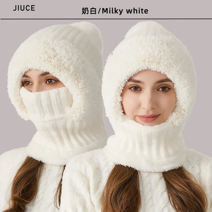 Weiße Strickmütze mit Schal, flauschig, warm, Damen Winteraccessoire, modisch, bequem.