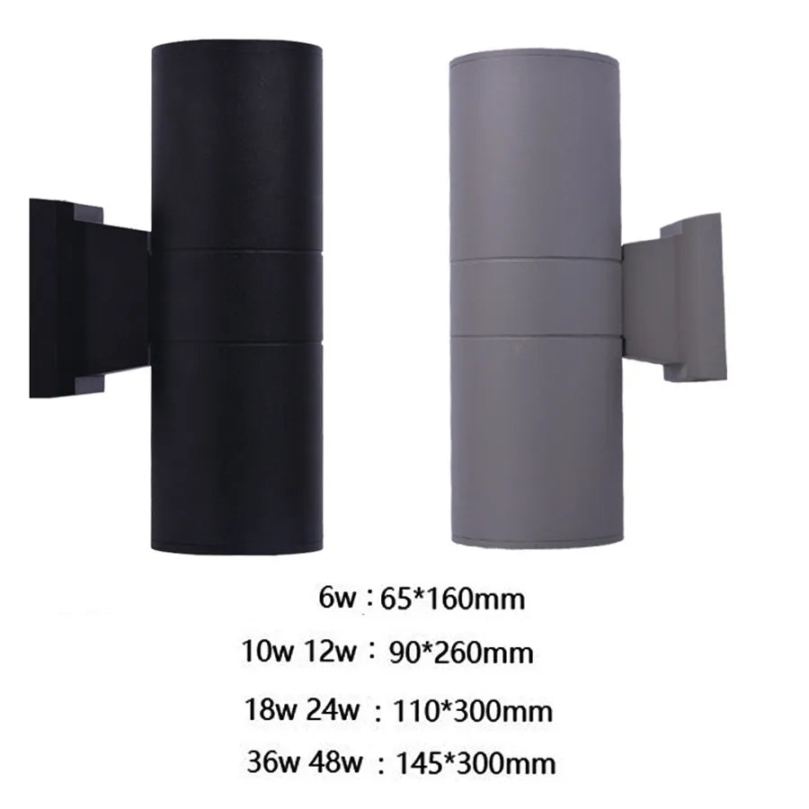 En svart och en grå cylinderformad vägglampa sedda från sidan, med en lista över effekter och mått under. 4