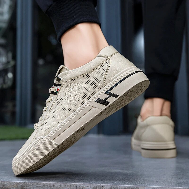 Herresneakers i perforerat läder med lätt konstruktion – Ethan