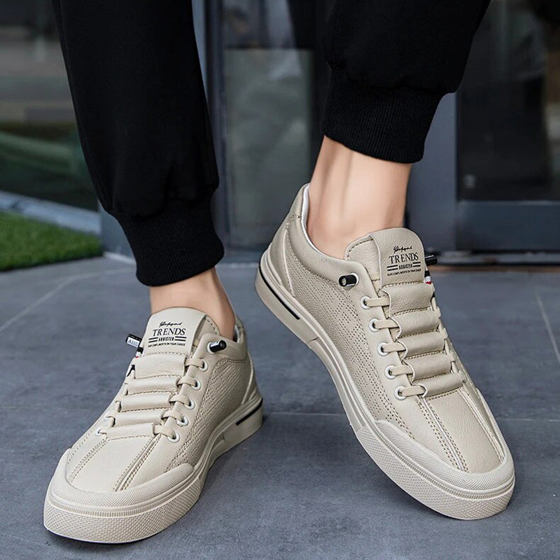 Herresneakers i perforerat läder med lätt konstruktion – Ethan