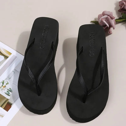 Damernas platåtofflor med clip-tådesign – Riviera