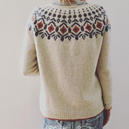 Beiger Strickpullover mit nordischem Muster, Damenmode, Winterkleidung, gemütlich, stilvoll.
