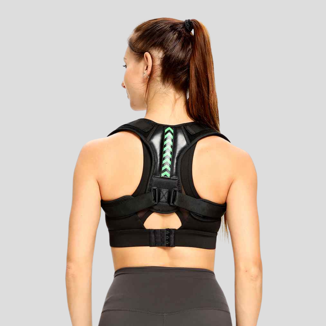 Frau mit schwarzem Haltungskorrektor, Rückenansicht, Fitness, Haltungstrainer, Sportbekleidung.