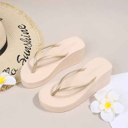 Damernas platåtofflor med clip-tådesign – Riviera