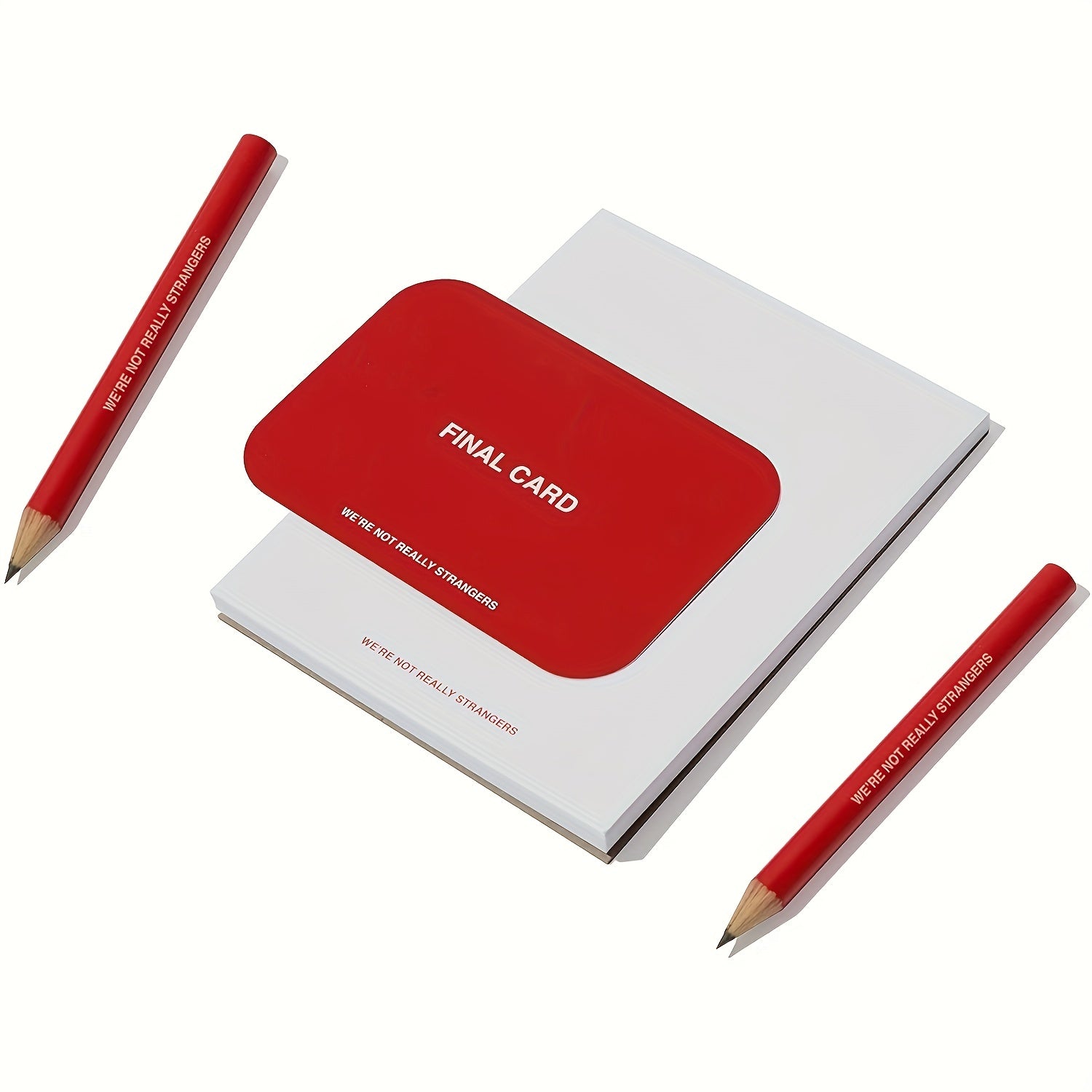 Rote Bleistifte und Notizblock mit roter Karte, minimalistisches Design, Bürobedarf.